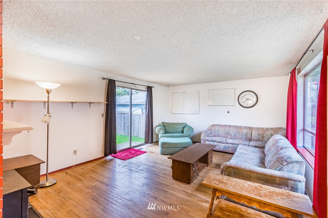 927 Reiten Road Kent, WA 98030 - Photo 4 of 24 Gallery Image 4