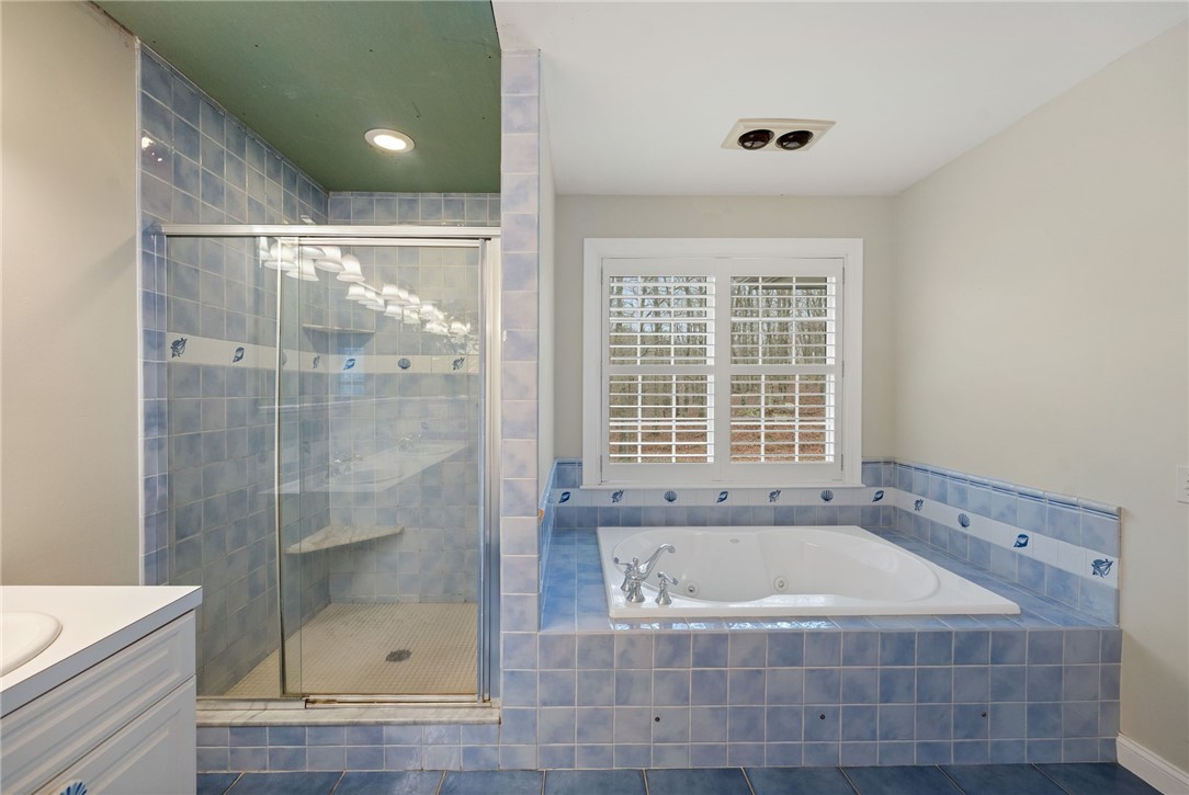 153 Sakonnet Ridge Drive Tiverton, RI 02878 - Photo 39 of 50 Gallery Image 39