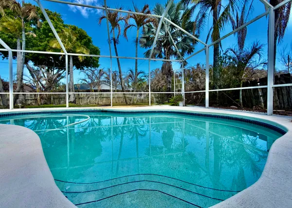 $425,000 | 751 Southeast Starflower Avenue, Port St. Lucie, FL 34983