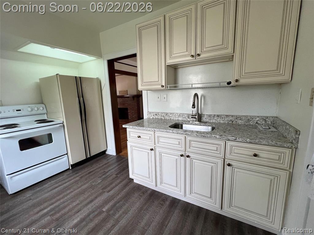 21507 Edna Street Dearborn, MI 48124 - Photo 6 of 10