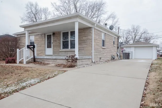 $999 | 1712 North Alvord Boulevard, Evansville, IN 47711