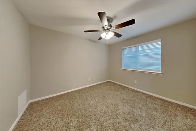 $2,500 | 3701 Oak Crossing Drive, Pearland, TX 77581