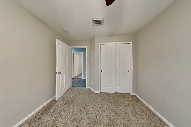 $2,500 | 3701 Oak Crossing Drive, Pearland, TX 77581