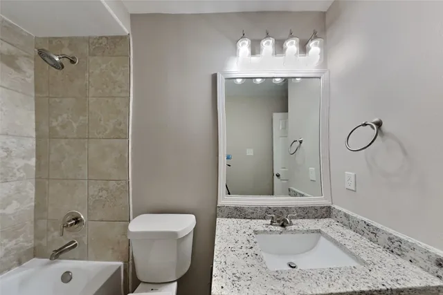 $2,500 | 3701 Oak Crossing Drive, Pearland, TX 77581