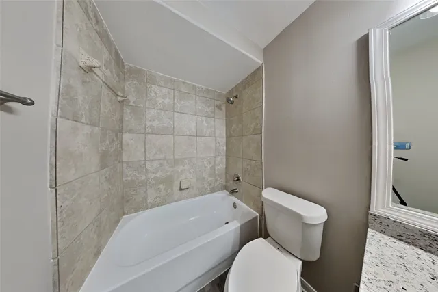 $2,500 | 3701 Oak Crossing Drive, Pearland, TX 77581