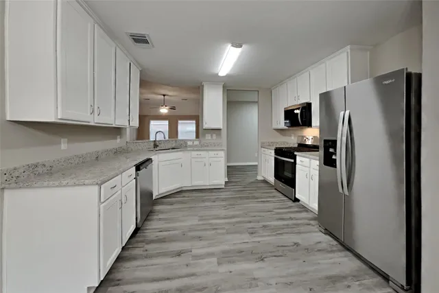 $2,500 | 3701 Oak Crossing Drive, Pearland, TX 77581