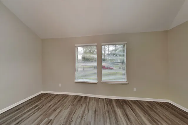 $2,500 | 3701 Oak Crossing Drive, Pearland, TX 77581