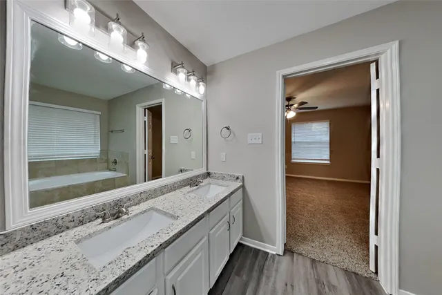 $2,500 | 3701 Oak Crossing Drive, Pearland, TX 77581