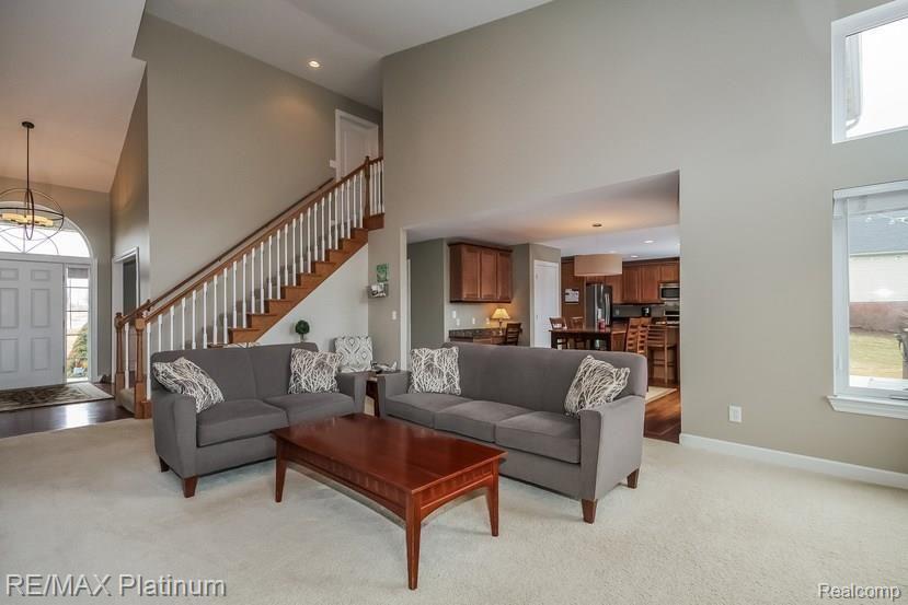 1193 Thorn Ridge Drive Howell, MI 48843 - Photo 7 of 43 011-Living_Room-1537933-mls.jpg