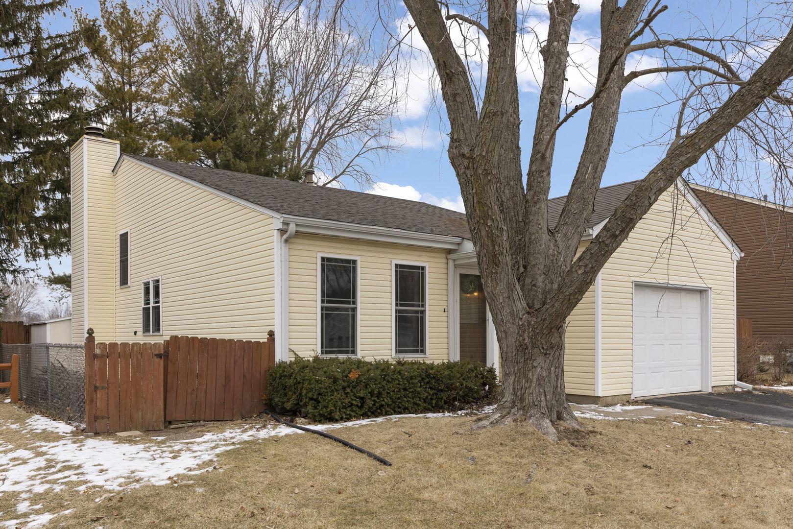 2630 White Barn Road Aurora, IL 60502 - Photo 1 of 53 Gallery Image 1