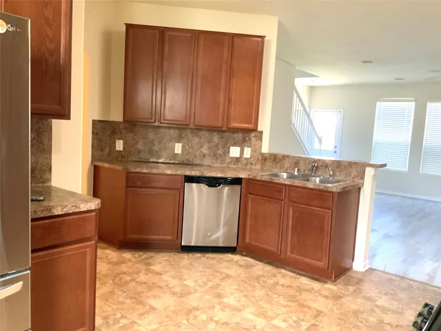 $327,000 | 2543 Tucker Creek Drive, Fresno, TX 77545