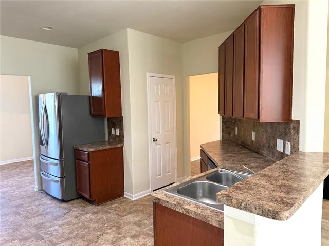 $327,000 | 2543 Tucker Creek Drive, Fresno, TX 77545