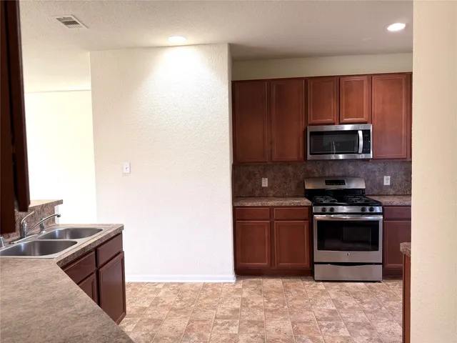 $327,000 | 2543 Tucker Creek Drive, Fresno, TX 77545