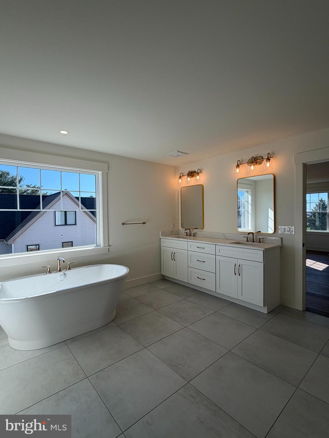 513 Cheltenham Court Lititz, PA 17543 - Photo 15 of 25 Primary Bathroom