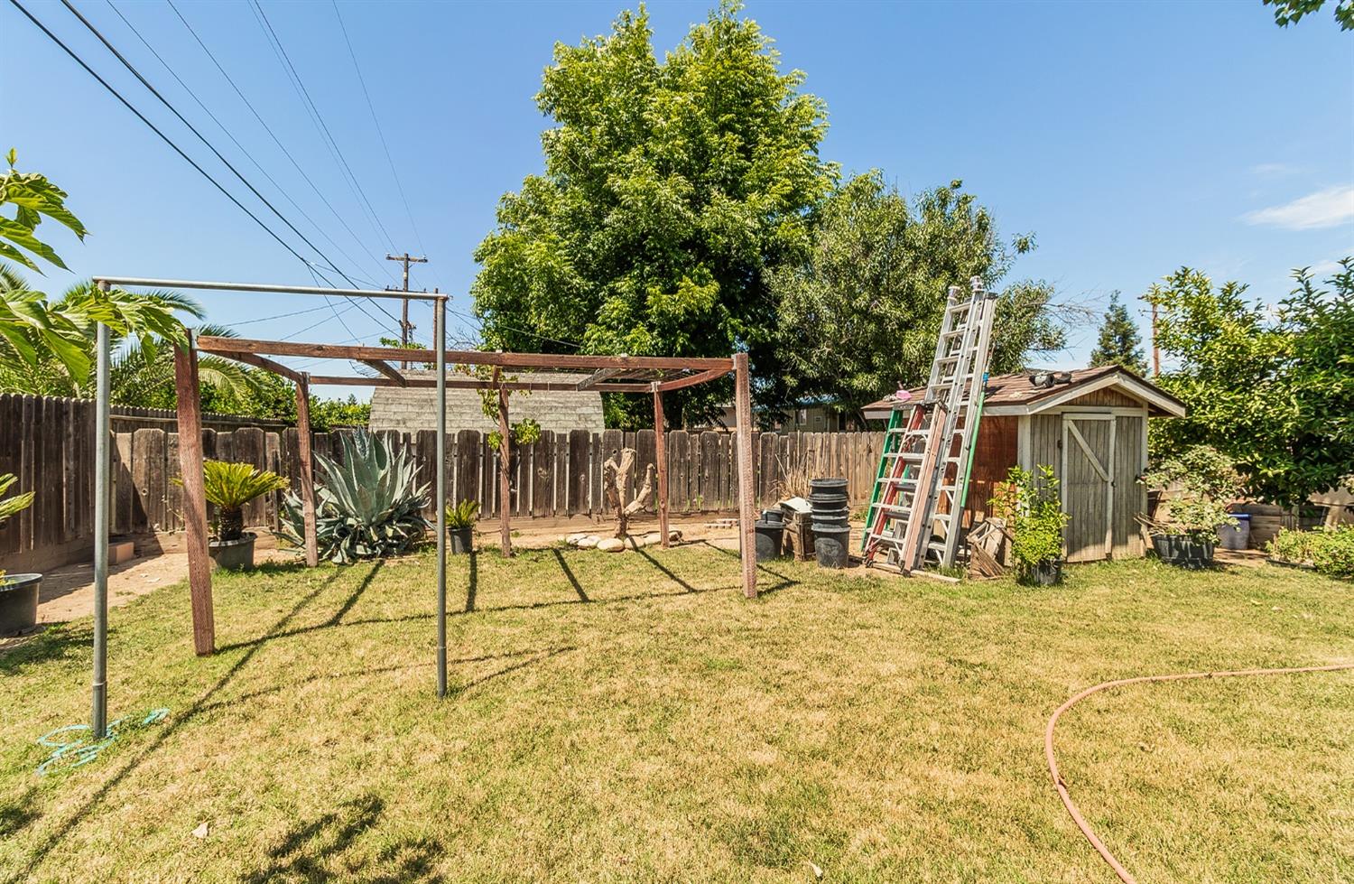 922 Music Avenue Clovis, CA 93612 - Photo 15 of 20 a view of indoor