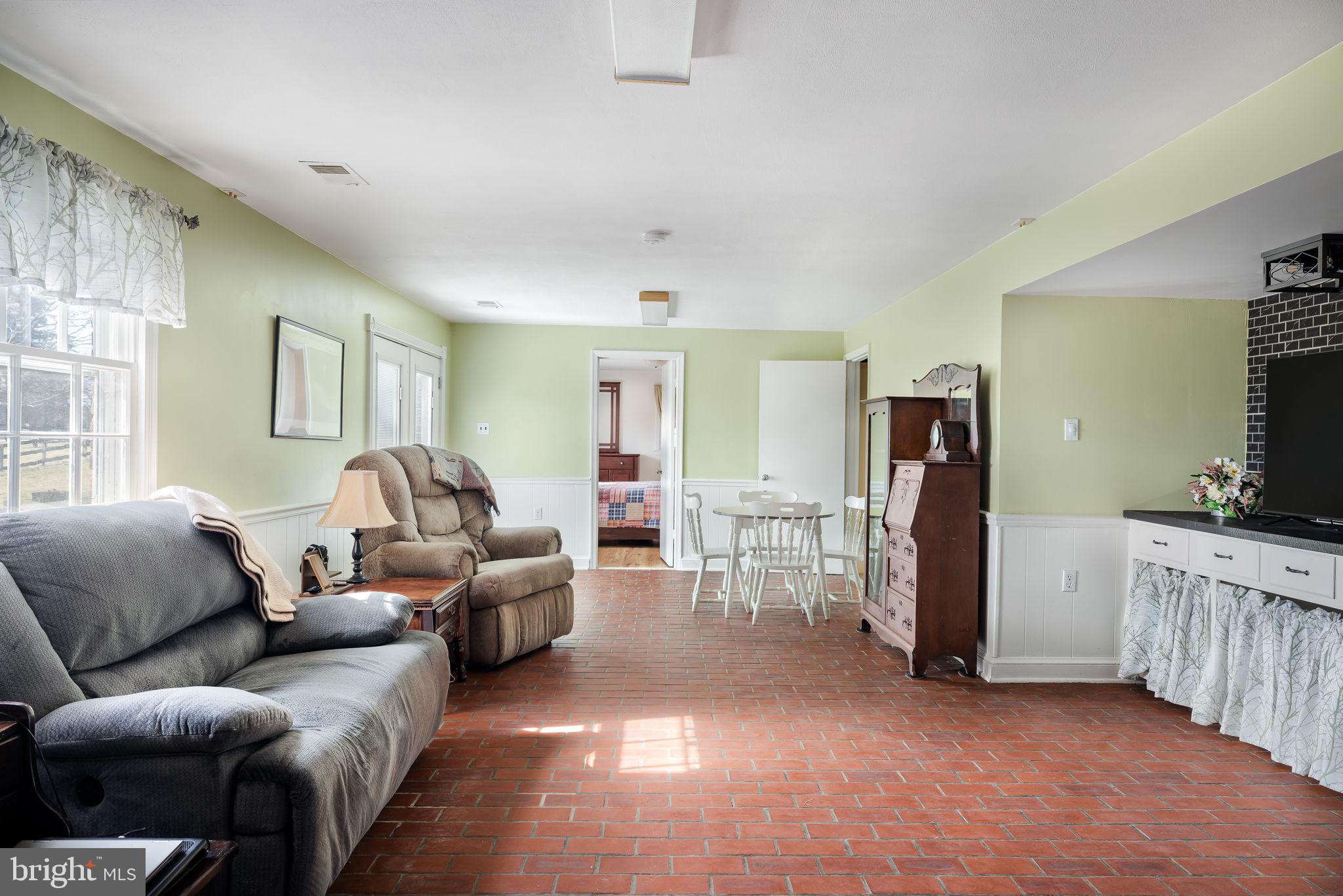 39125 Rodeffer Road Lovettsville, VA 20180 - Photo 28 of 55 Gallery Image 28