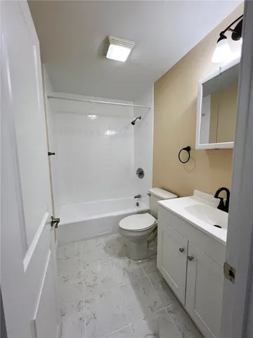 $2,250 | 395 Mendon Road, Unit A12, North Smithfield, RI 02896