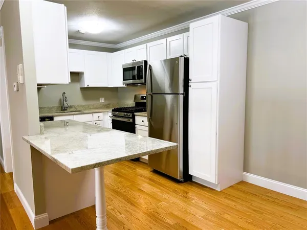 $2,000 | 395 Mendon Road, Unit A12, North Smithfield, RI 02896