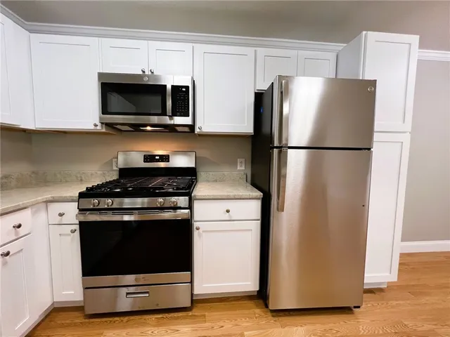 $2,250 | 395 Mendon Road, Unit A12, North Smithfield, RI 02896