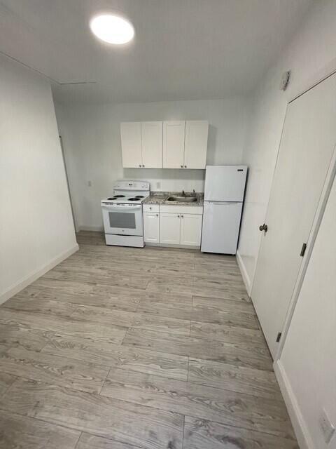 3890 Lakewood Road, Unit 1 Palm Springs, FL 33461 - Photo 7 of 14 9