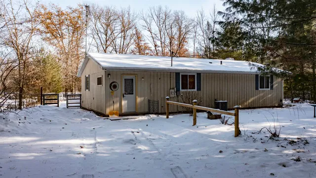 $300,000 | N1028 Chalet Drive, Waupaca, WI 54981