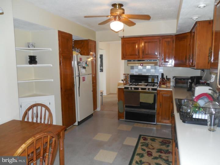 7199 Pine Tree Road Hereford, PA 18056 - Photo 7 of 19 Kitchen