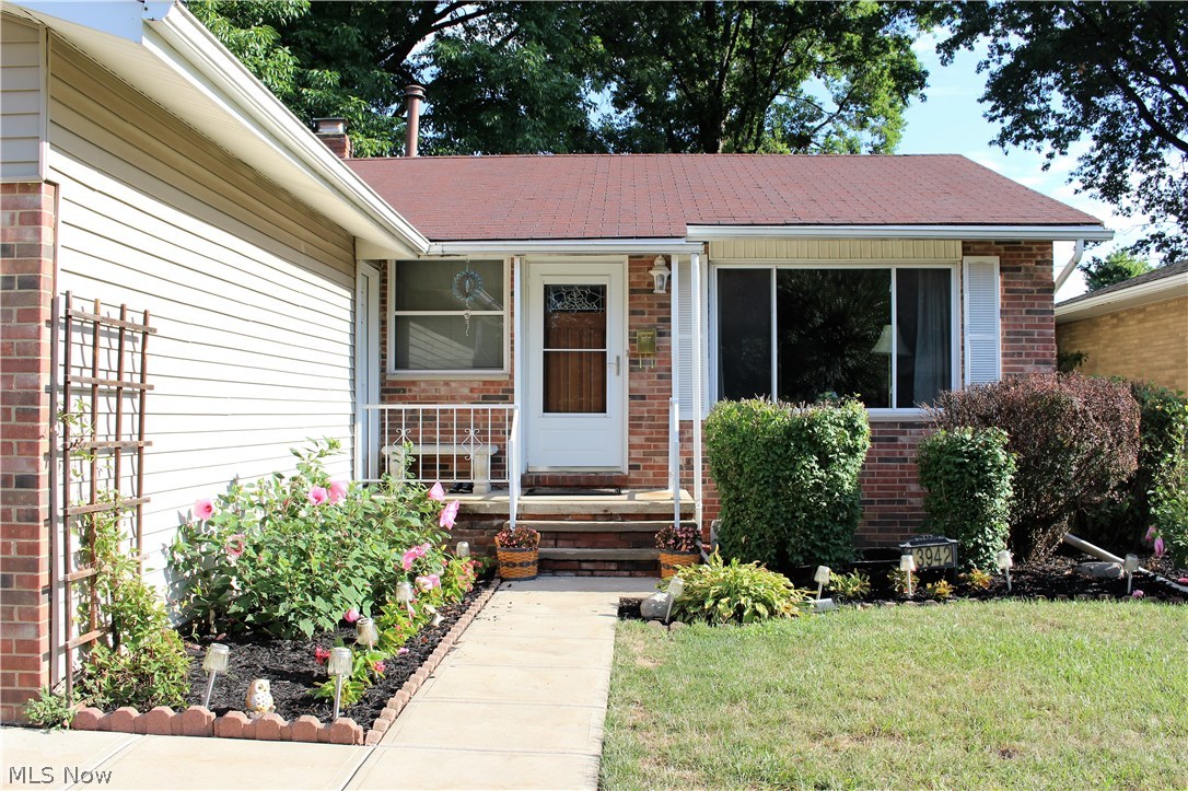 13942 Sheldon Road Brook Park, OH 44142 - Photo 2 of 26 Gallery Image 2