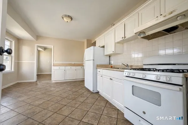 $1,700 | 1132 Hancock Avenue, Unit 3, Bridgeport, CT 06605
