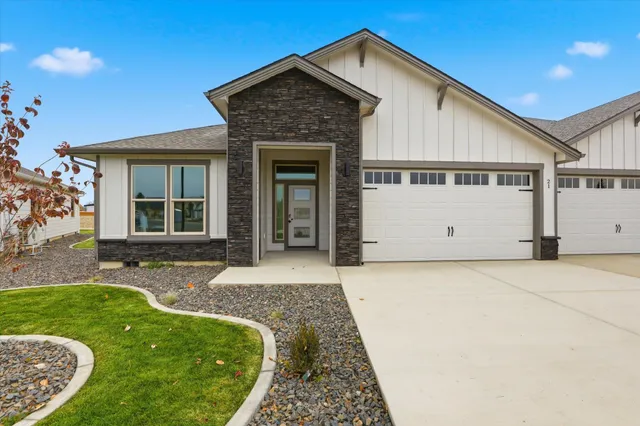 $502,850 | 21 North Country Club Drive, Unit 21, Deer Park, WA 99006