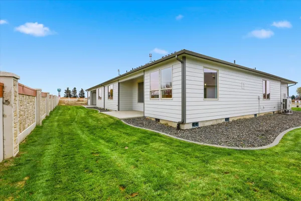 $502,850 | 21 North Country Club Drive, Unit 21, Deer Park, WA 99006