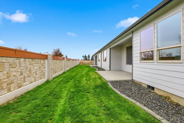 $502,850 | 21 North Country Club Drive, Unit 21, Deer Park, WA 99006