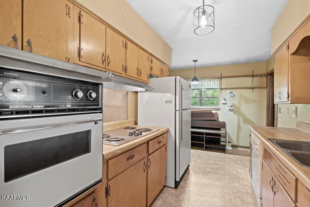 837 West Outer Drive Oak Ridge, TN 37830 - Photo 10 of 40 Gallery Image 10