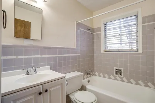 $1,350 | 604 Monticello Drive, Unit 610, Fort Worth, TX 76107