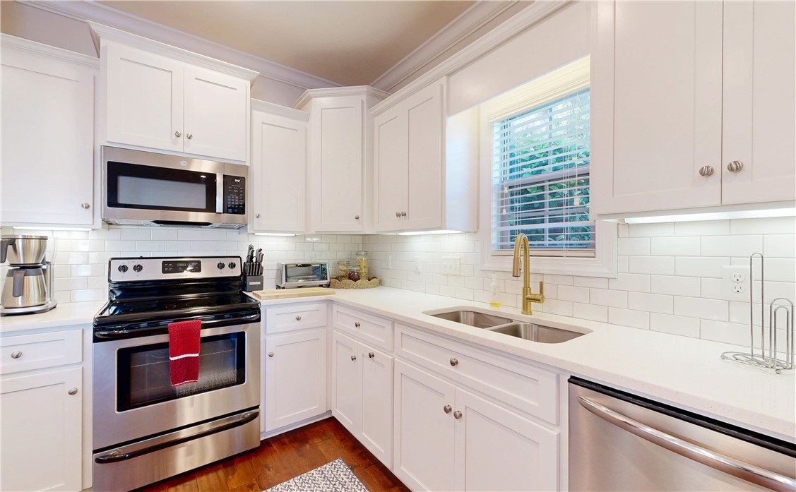 1001 Reserve Lane St. Simons Island, GA 31522 - Photo 11 of 28 Kitchen Window!