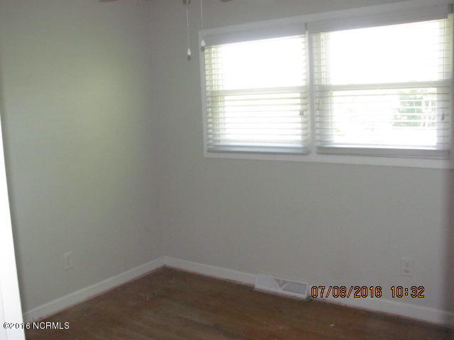 804 Sand Ridge Road Hubert, NC 28539 - Photo 6 of 13 Bedroom 2