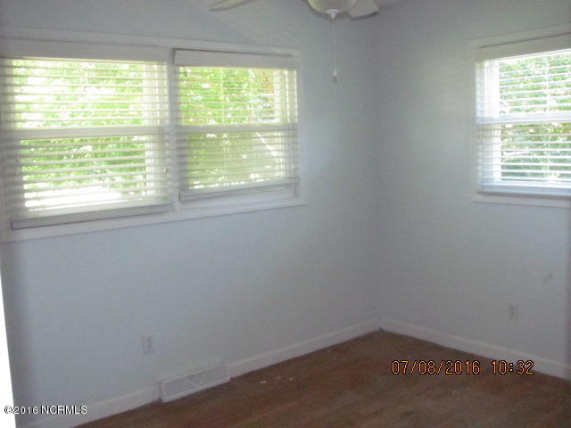 804 Sand Ridge Road Hubert, NC 28539 - Photo 7 of 13 Bedroom 3