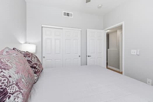 10550 West Alexander Road, Unit 2091 Las Vegas, NV 89129 - Photo 34 of 43 Third bedroom with natural light and closet.