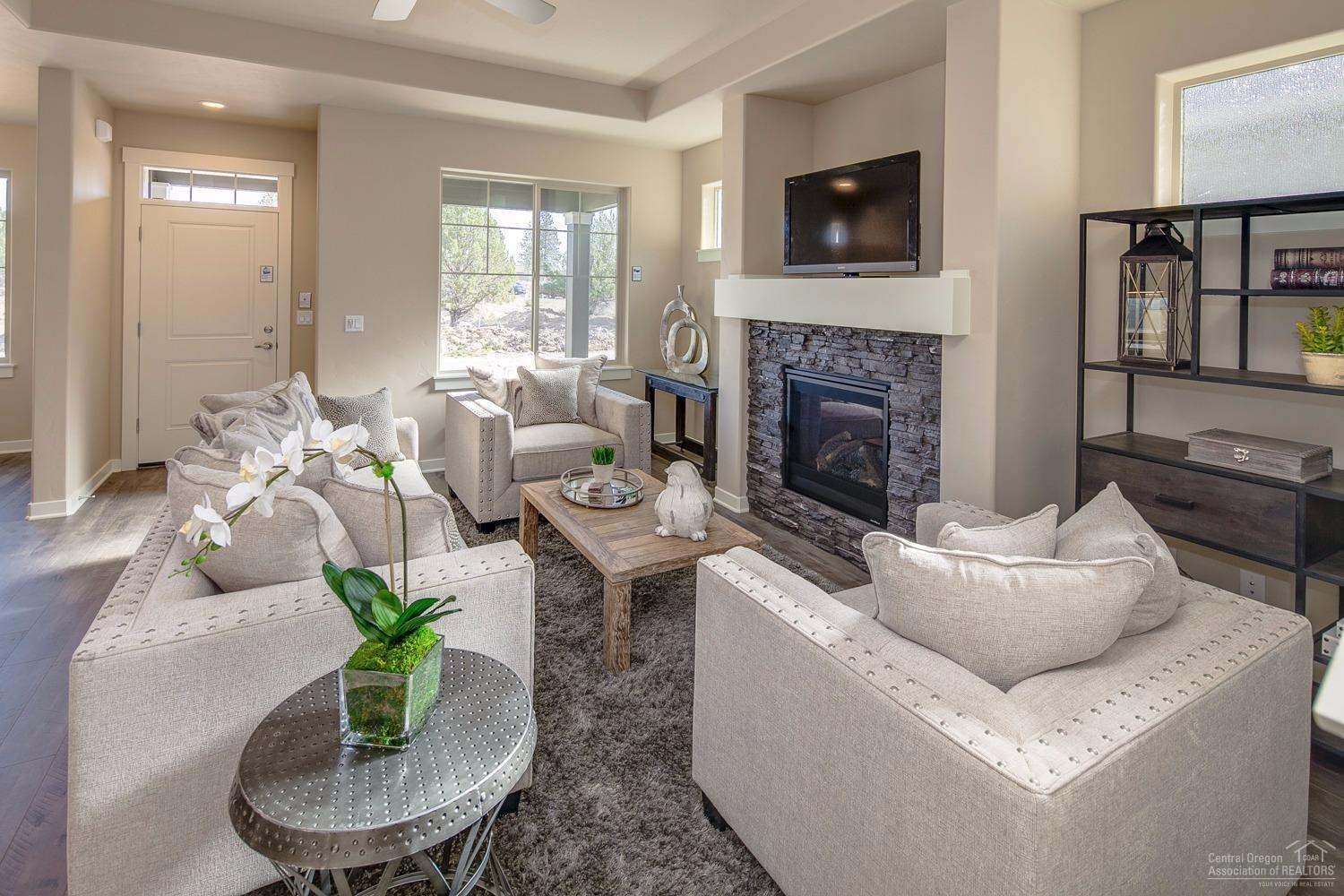 20917 Sotra Loop Bend, OR 97702 - Photo 3 of 25 Gallery Image 3