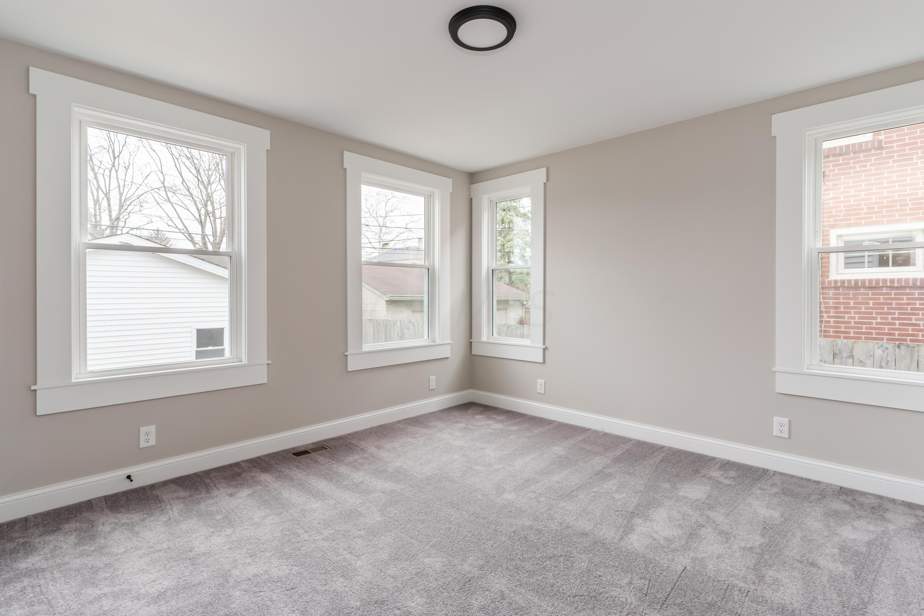 829 Thomas Road Columbus, OH 43212 - Photo 20 of 50 First Floor Bedroom