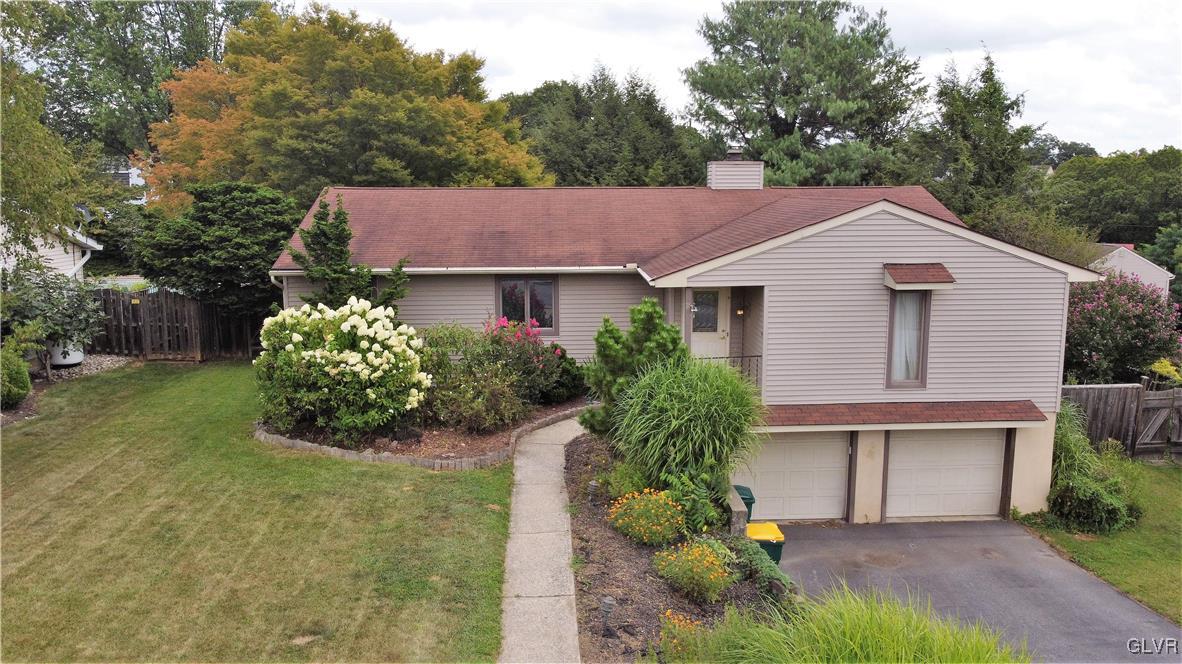 13 Dusty Road Easton, PA 18045 - Photo 2 of 31 Two car garage and a large driveway