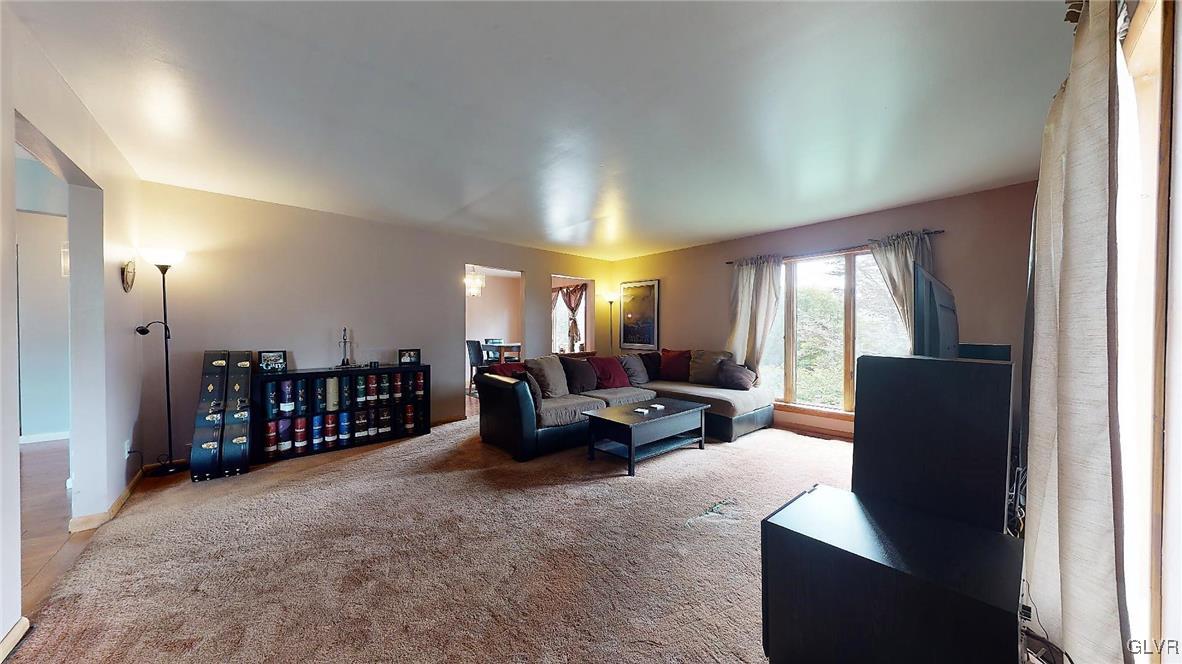 13 Dusty Road Easton, PA 18045 - Photo 4 of 31 Large, bright Living Room