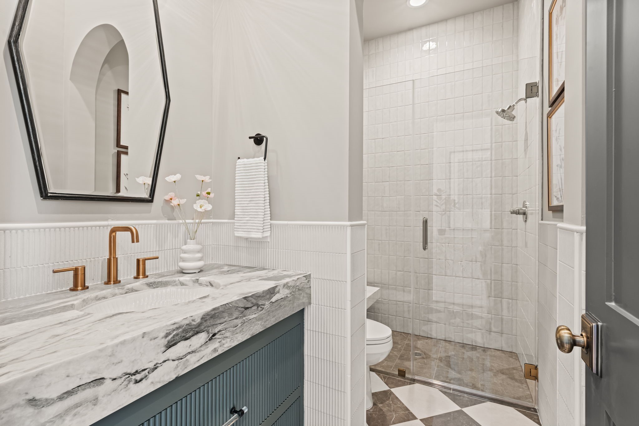 1414 Chamboard Lane Houston, TX 77018 - Photo 4 of 37 First floor powder room features shower with bench