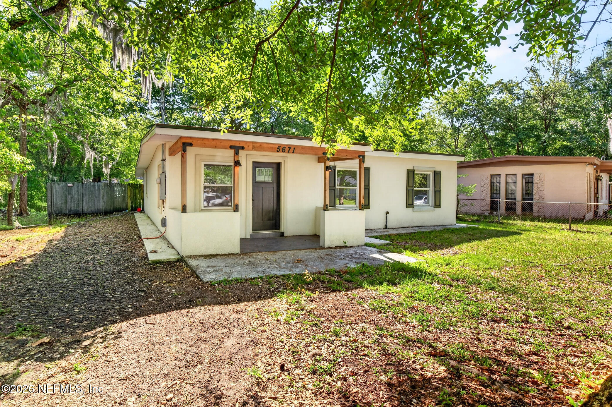 5671 Verbena Road Jacksonville, FL 32209 - Photo 2 of 21 4D2A7424