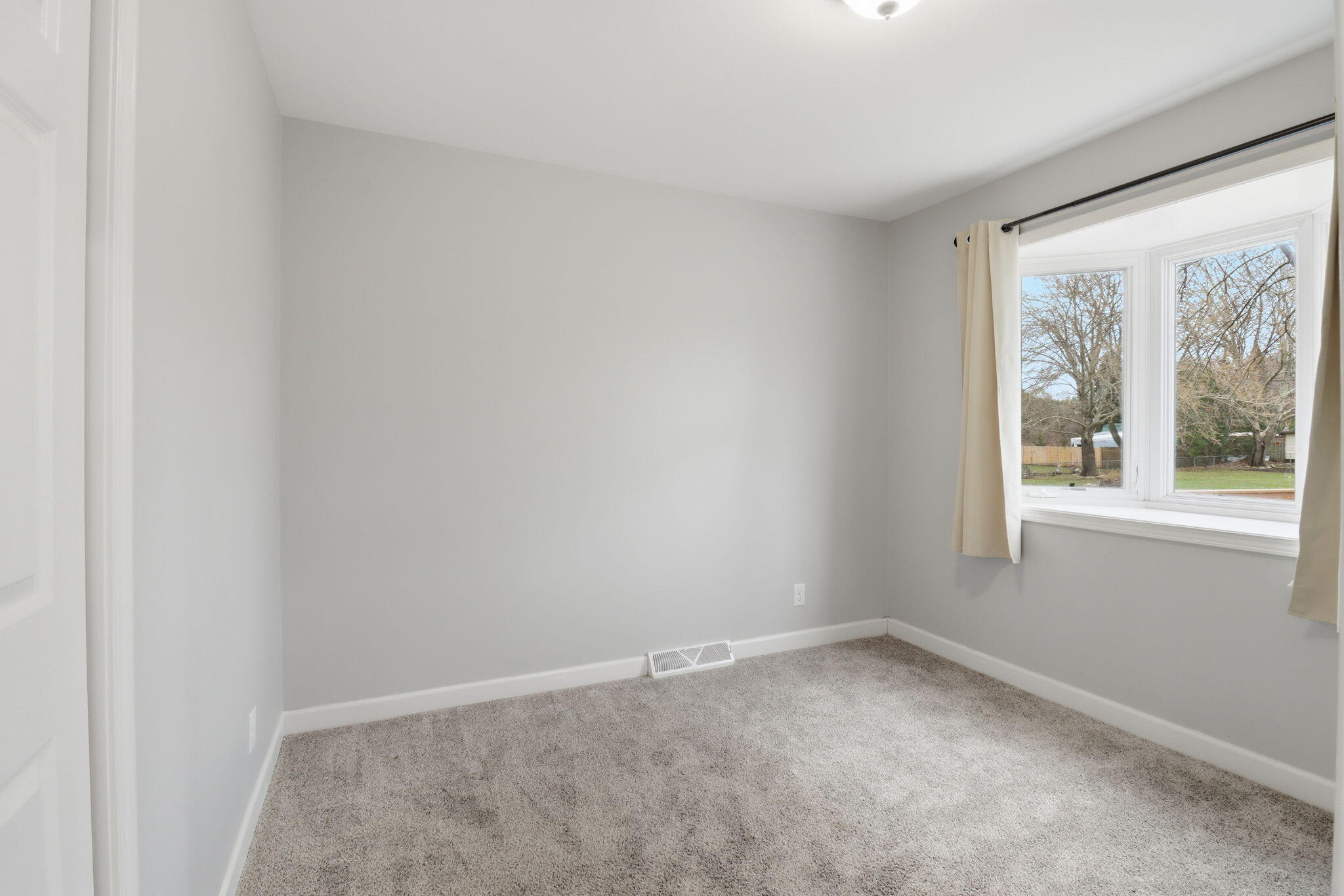 10415 22nd Avenue Pleasant Prairie, WI 53158 - Photo 13 of 29 13-web-or-mls-IMG_6150