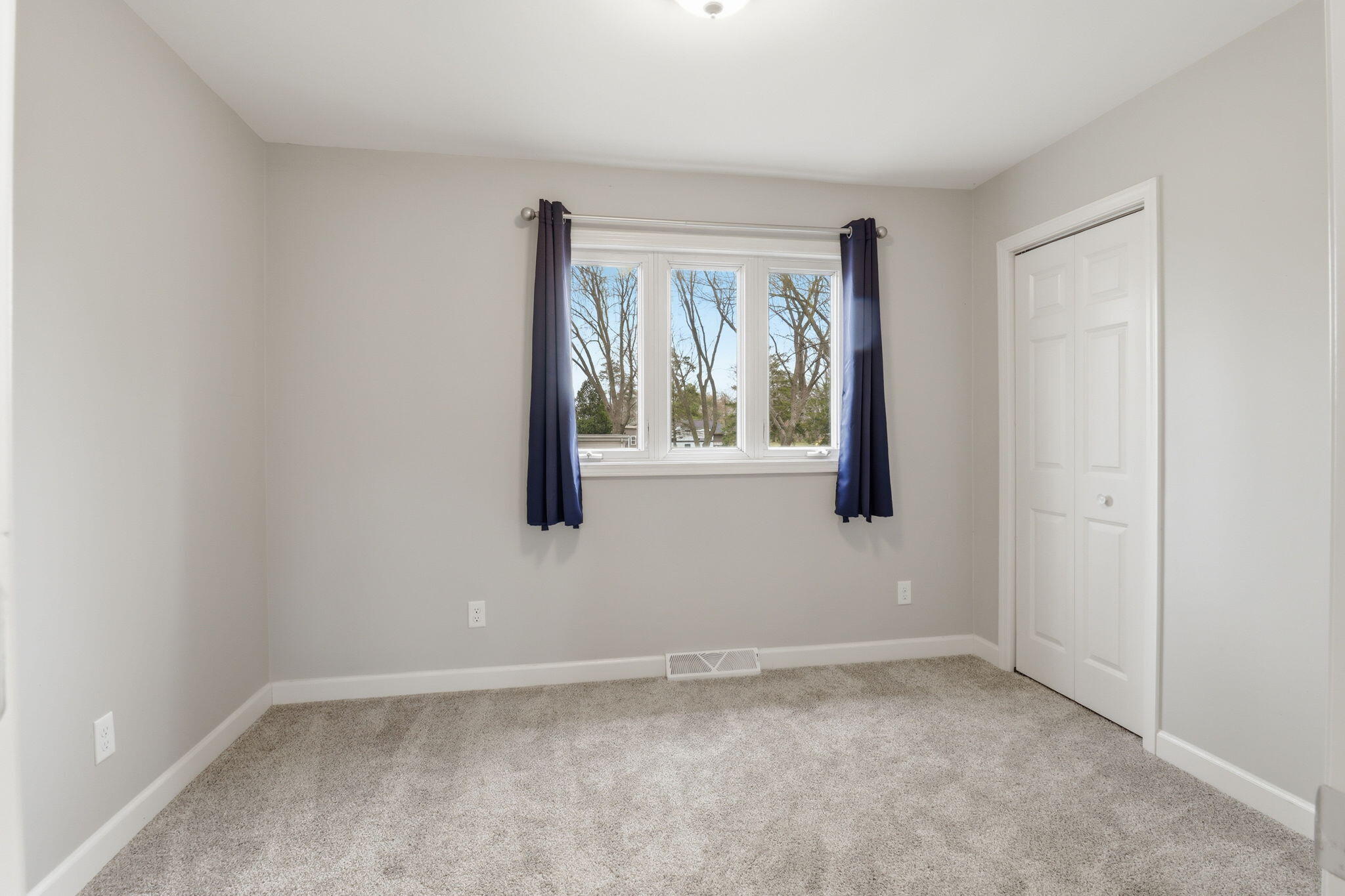 10415 22nd Avenue Pleasant Prairie, WI 53158 - Photo 15 of 29 15-web-or-mls-IMG_6165