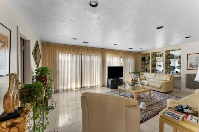 $849,500 | 8103 Lake Edge Court, Houston, TX 77071