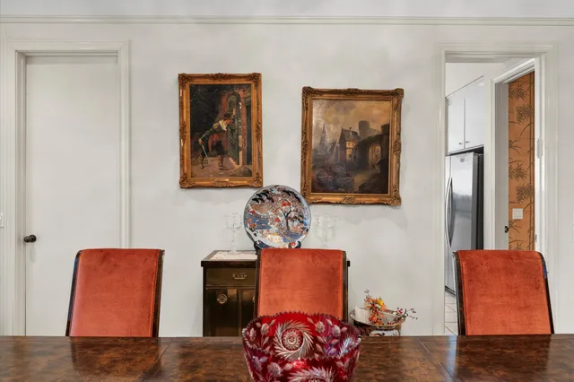 $849,500 | 8103 Lake Edge Court, Houston, TX 77071