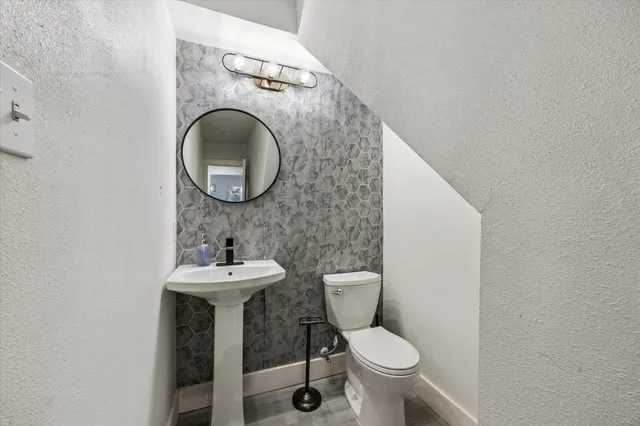 $1,985 | 2302 Sumpter Street, Unit 1, Houston, TX 77026