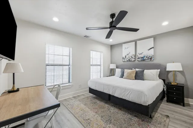 $1,985 | 2302 Sumpter Street, Unit 1, Houston, TX 77026