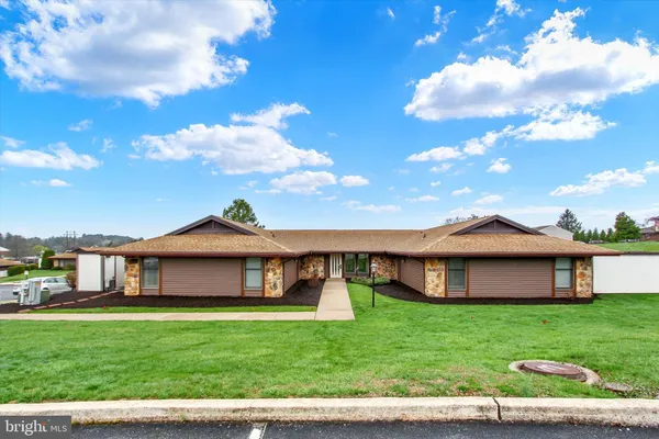 $140,000 | 1864 Azalea Drive, York, PA 17408